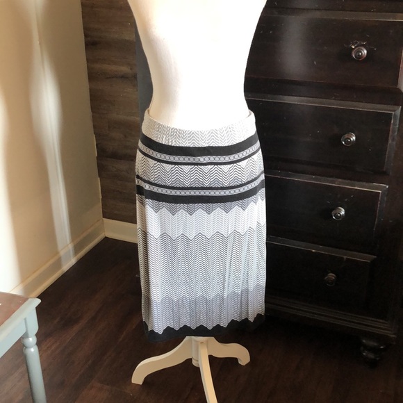 Three Skirt Bundle! All size medium & Max Studio - Picture 7 of 8